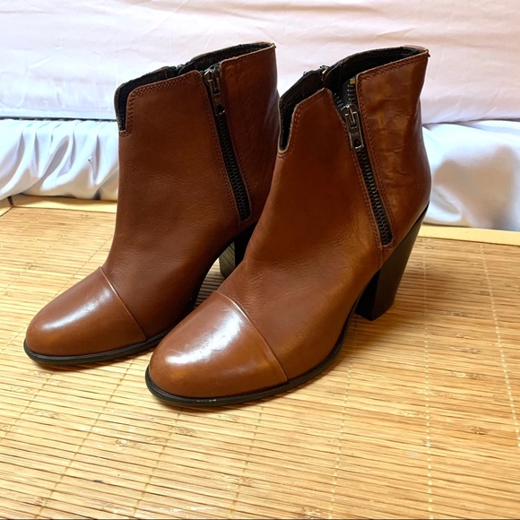 BOEMOS Tan Leather Ankle Boots - Picture 8 of 12
